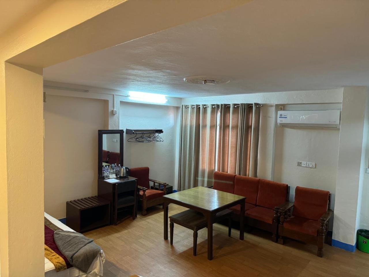 Hotel Silver Jubilee กาฐมาณฑุ ภายนอก รูปภาพ